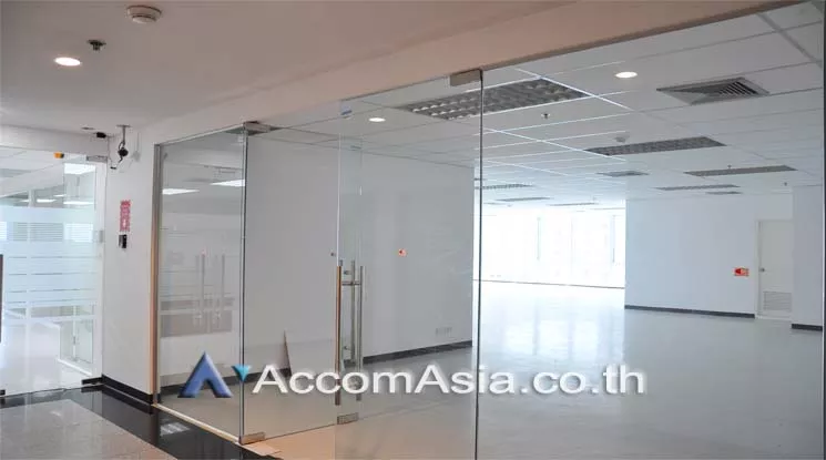 10  Studio Office Space For Rent in Pattanakarn ,Bangkok ARL Ramkhamhaeng at UM Tower AA11804